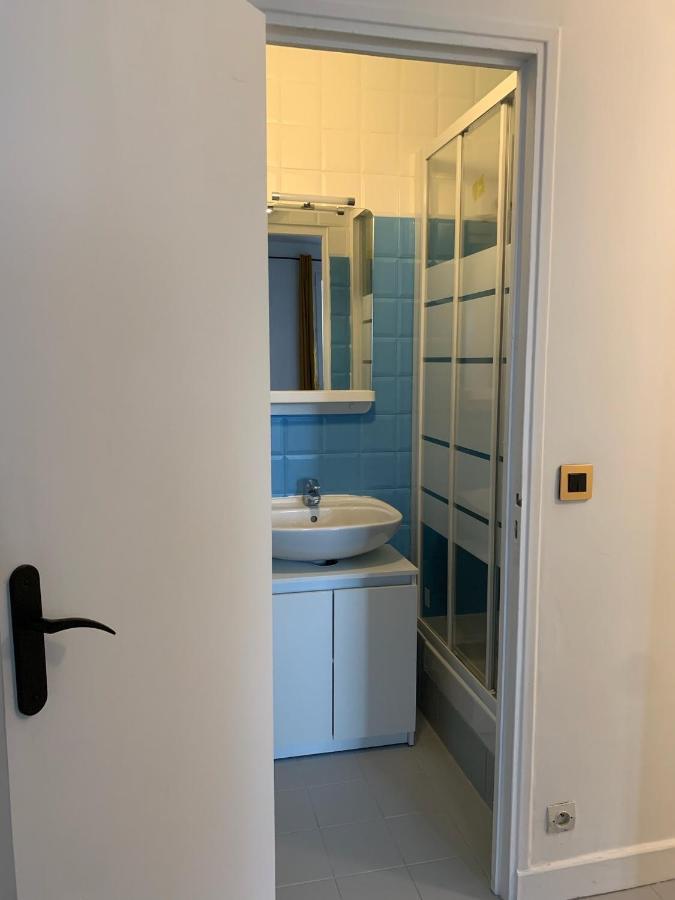 Studio Perfect For 2 Adults And 1 Kid, And Up To 2 Kids - Jourdain 20E, 25Mn To Louvre Via Line M11 Париж Экстерьер фото